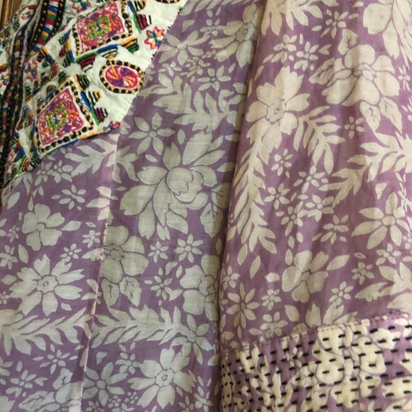 Common Thread Embroidered Top size Medium - Picture 7 of 10